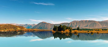 热门前锋连续进球绝杀翻盘取得关键胜利